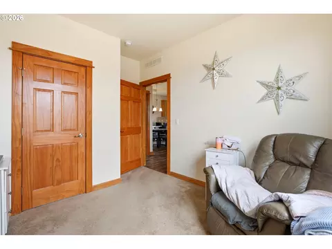 Bedroom - 744 Saint James Pl, Molalla, OR 97038 photo 2 of 3