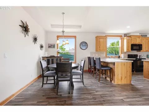 Dining - 744 Saint James Pl, Molalla, OR 97038 photo 1 of 1