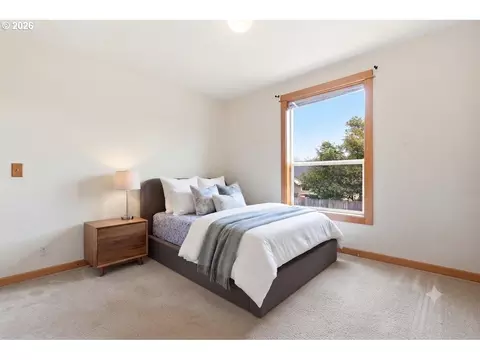 Bedroom - 744 Saint James Pl, Molalla, OR 97038 photo 3 of 3