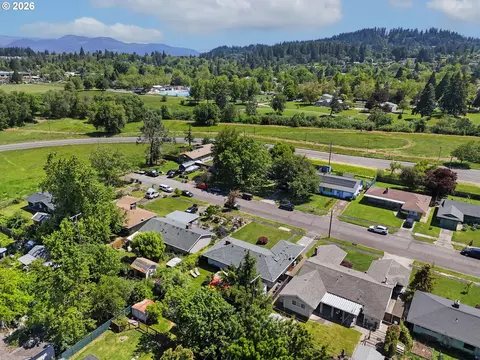 View/Area - 2840 Ferry St, Eugene, OR 97405 photo 4 of 4