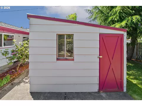 Exterior - 2840 Ferry St, Eugene, OR 97405 photo 5 of 5