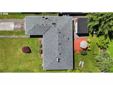 View/Area - 2840 Ferry St, Eugene, OR 97405 photo 3 of 4