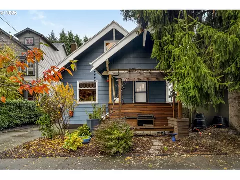 4023 SE Ivon St, Portland, OR 97202