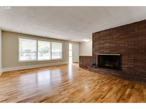 Living - 1255 E 24th Ave, Eugene, OR 97403 photo 3 of 11