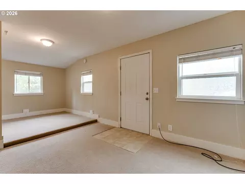 Living - 1255 E 24th Ave, Eugene, OR 97403 photo 11 of 11