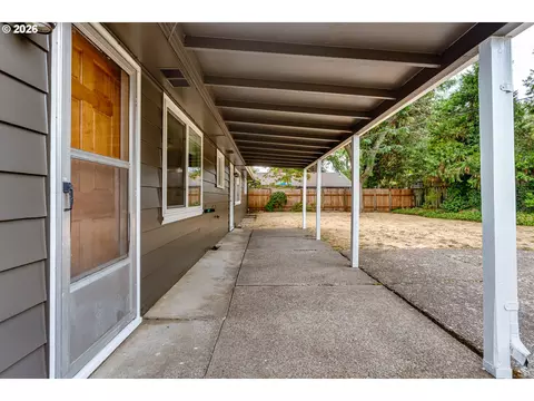 Exterior - 1255 E 24th Ave, Eugene, OR 97403 photo 7 of 8