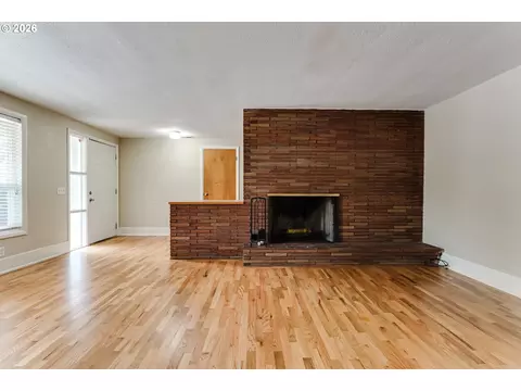 Living - 1255 E 24th Ave, Eugene, OR 97403 photo 2 of 11