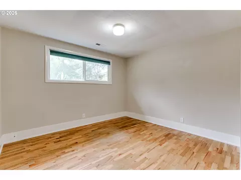 Bedroom - 1255 E 24th Ave, Eugene, OR 97403 photo 6 of 9