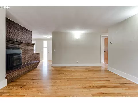 Living - 1255 E 24th Ave, Eugene, OR 97403 photo 8 of 11