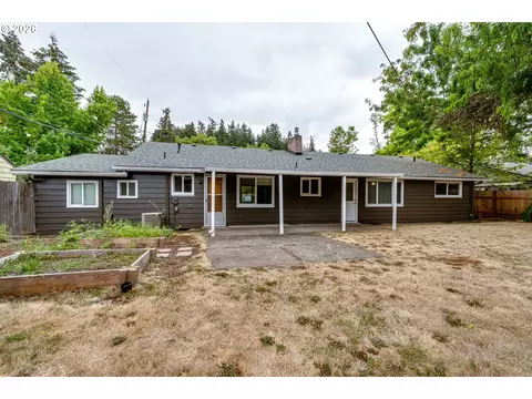 Exterior - 1255 E 24th Ave, Eugene, OR 97403 photo 4 of 8