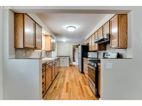 Kitchen - 1255 E 24th Ave, Eugene, OR 97403 photo 1 of 4