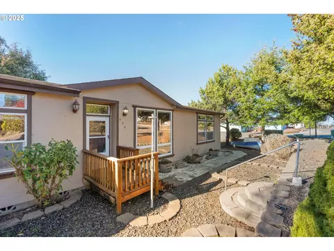 906 S Morrison St, Coos Bay, OR 97420