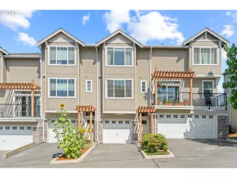 806 NW 118th Ave #103, Portland, OR 97229