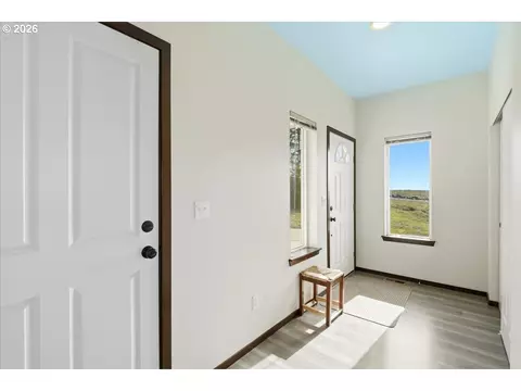 Entry Way - 163 Yates Rd, Chehalis, WA 98532 photo 1 of 4