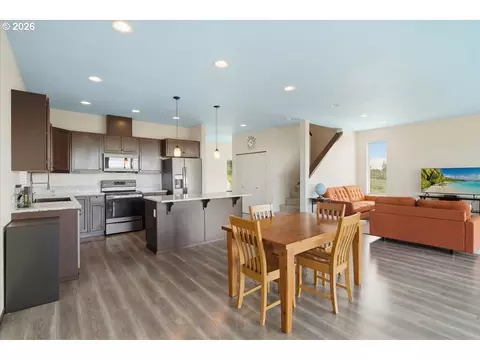 Kitchen - 163 Yates Rd, Chehalis, WA 98532 photo 3 of 3