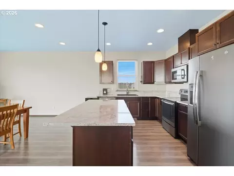 Kitchen - 163 Yates Rd, Chehalis, WA 98532 photo 1 of 3