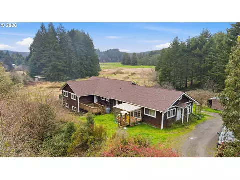 67714 N Bay Rd, North Bend, OR 97459