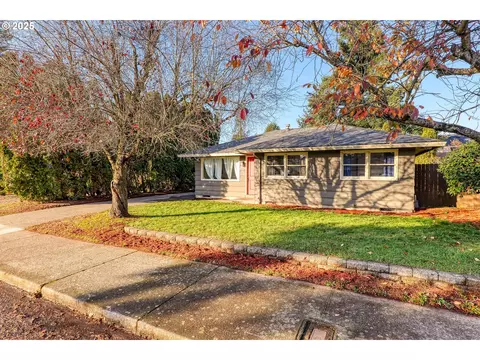 6633 SE Reedway St, Portland, OR 97206