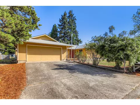 16305 SE Sterling Cir, Milwaukie, OR 97267