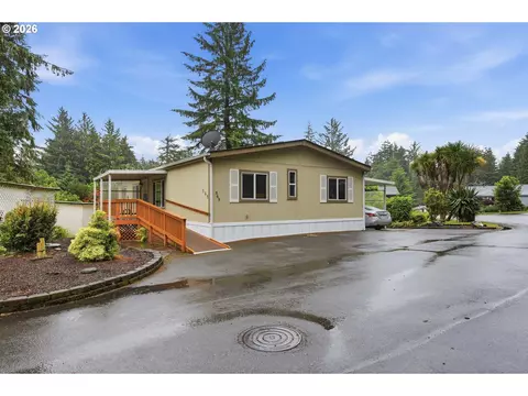 565 Shorepines Ave, Coos Bay, OR 97420