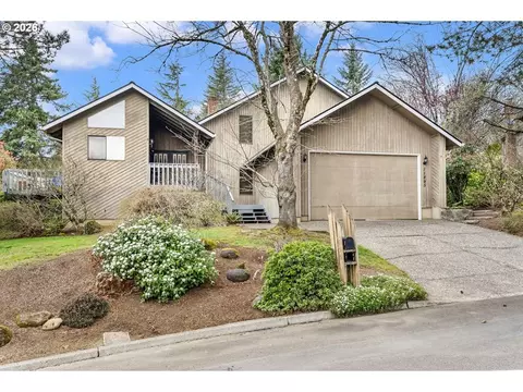 11895 SE Knee Ct, Happy Valley, OR 97086