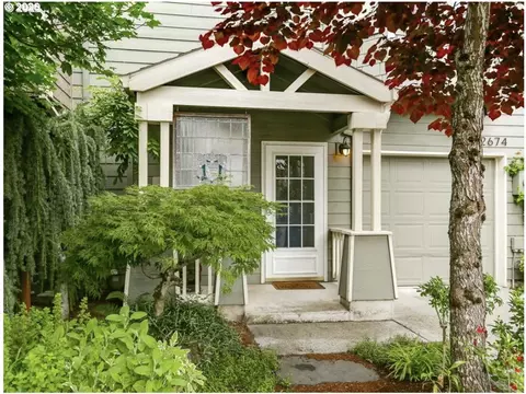 2674 NE 6th Pl, Portland, OR 97212