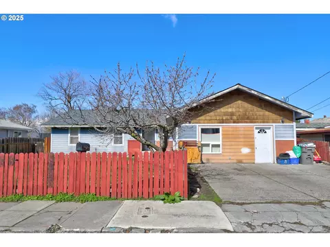 1219 E 13th St, The Dalles, OR 97058