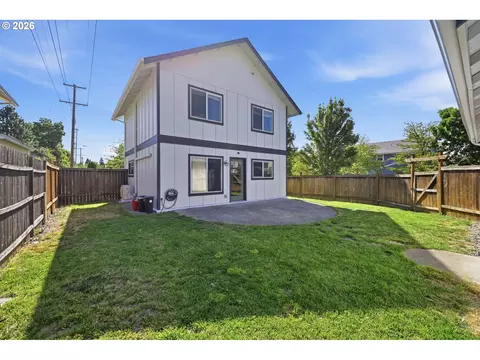 Exterior - 2350 Compton St, Eugene, OR 97404 photo 3 of 6