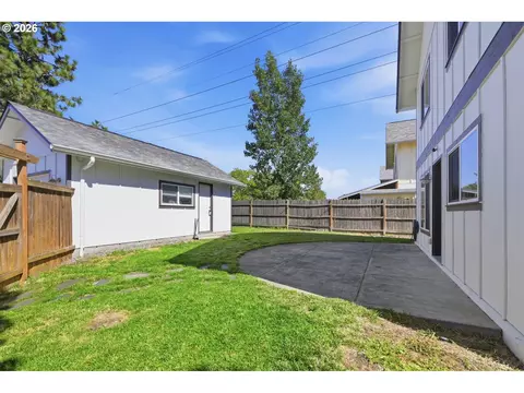 Exterior - 2350 Compton St, Eugene, OR 97404 photo 4 of 6