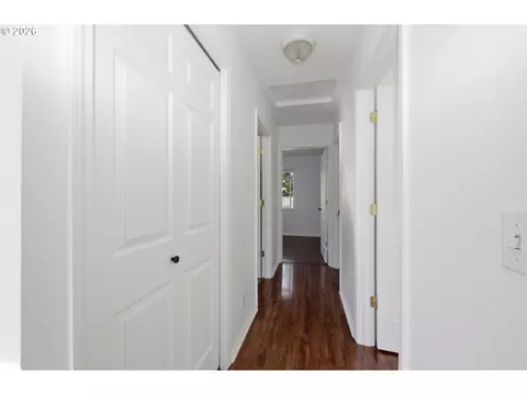 Entry Way - 2350 Compton St, Eugene, OR 97404 photo 2 of 2