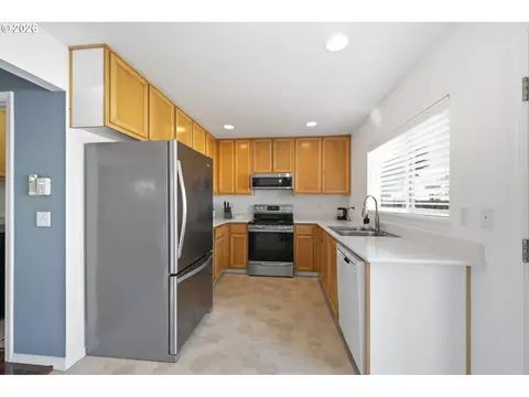 Kitchen - 2350 Compton St, Eugene, OR 97404 photo 1 of 3