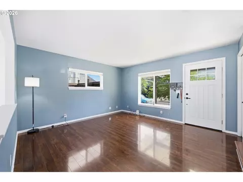 Living - 2350 Compton St, Eugene, OR 97404 photo 1 of 3