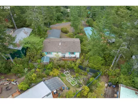 90 Outer Dr, Florence, OR 97439 photo 25
