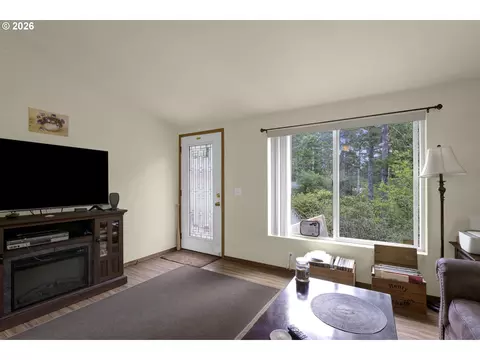 90 Outer Dr, Florence, OR 97439 photo 5