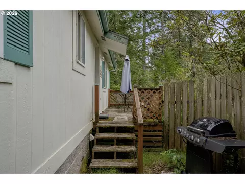 90 Outer Dr, Florence, OR 97439 photo 22