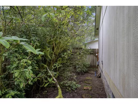 90 Outer Dr, Florence, OR 97439 photo 23