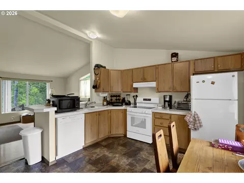 90 Outer Dr, Florence, OR 97439 photo 6