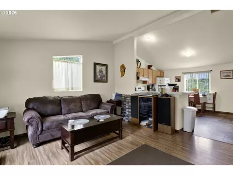 90 Outer Dr, Florence, OR 97439 photo 2