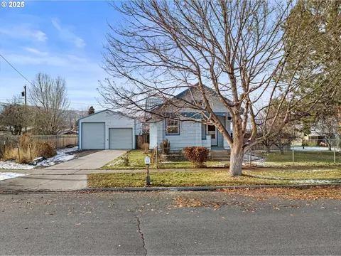 1029 Walnut St, Baker City, OR 97814