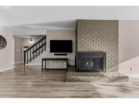 Living - 3250 NE 29th St, Gresham, OR 97030 photo 2 of 4
