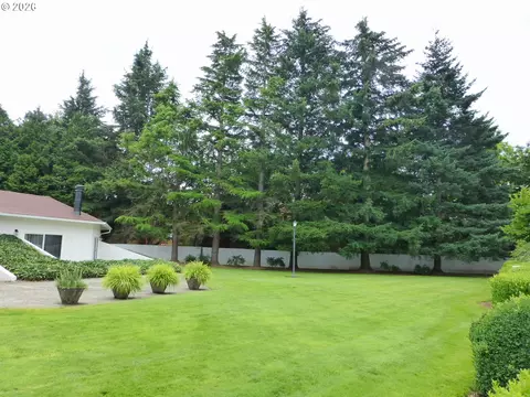 Exterior - 3250 NE 29th St, Gresham, OR 97030 photo 10 of 10
