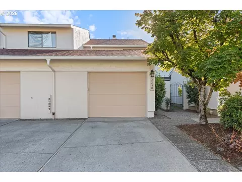 Exterior - 3250 NE 29th St, Gresham, OR 97030 photo 3 of 10
