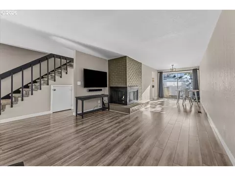 Living - 3250 NE 29th St, Gresham, OR 97030 photo 1 of 4