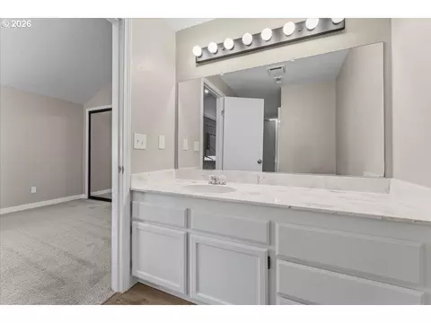 Bath - 3250 NE 29th St, Gresham, OR 97030 photo 3 of 7