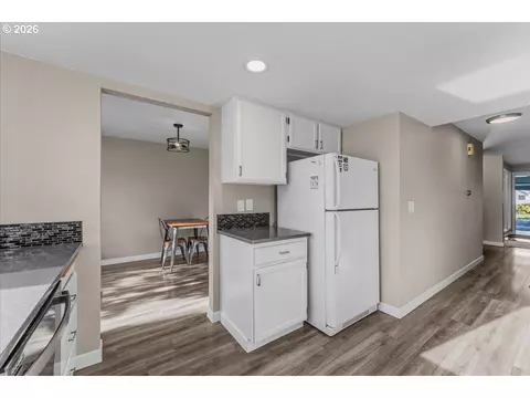 Kitchen - 3250 NE 29th St, Gresham, OR 97030 photo 1 of 4