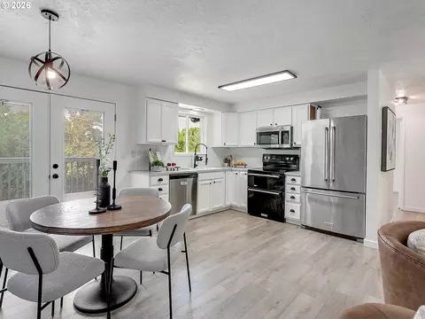 Kitchen - 14365 SE Shalimar Ave, Sandy, OR 97055 photo 1 of 5