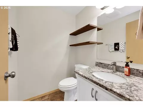 Bath - 279 S 71st St, Springfield, OR 97478 photo 2 of 3