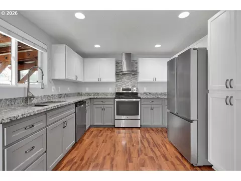Kitchen - 279 S 71st St, Springfield, OR 97478 photo 1 of 5