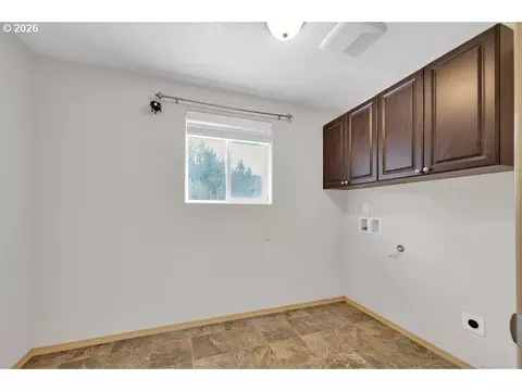 Other - 279 S 71st St, Springfield, OR 97478 photo 10 of 12