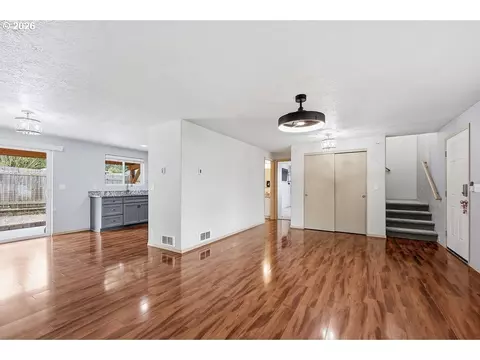Living - 279 S 71st St, Springfield, OR 97478 photo 2 of 4